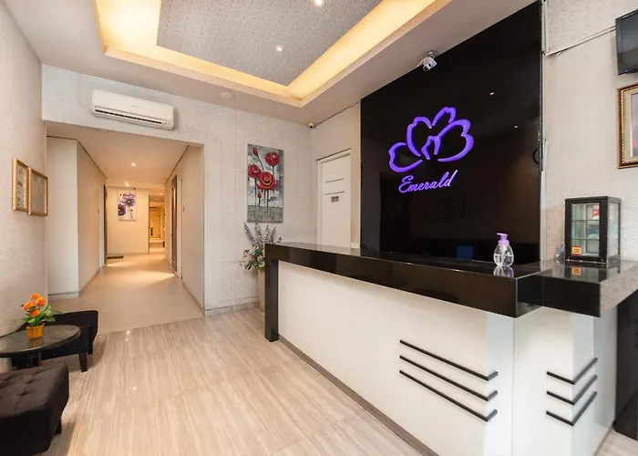 Life Emerald Hotel Surabaya