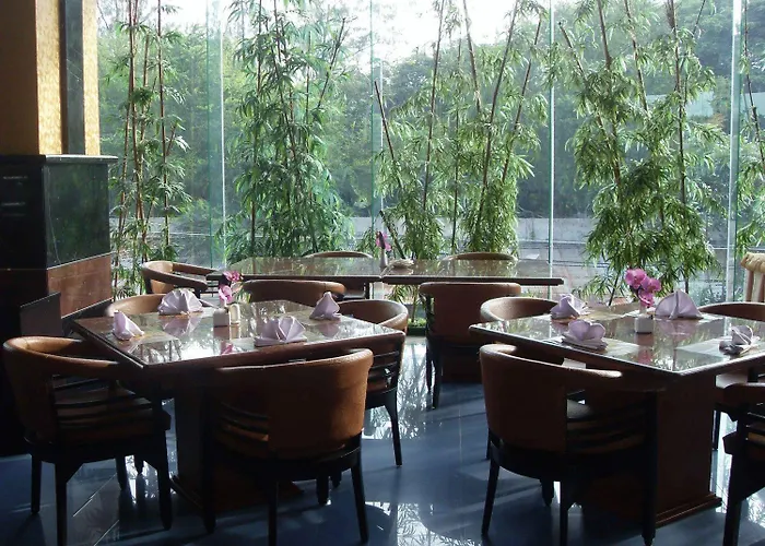 Hotel Oval Surabaya